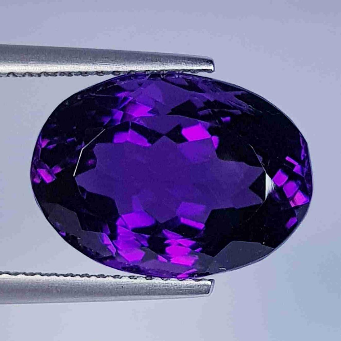 Natural Amethyst Oval Cut 10.32 Ct (1 of 4)