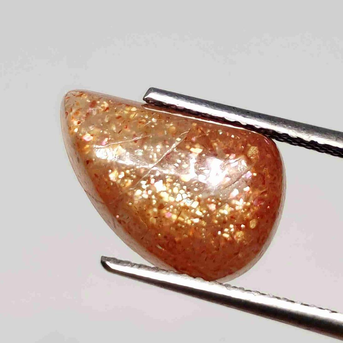 4.45 ct Natural Sunstone: No Reserve! Title: 4.45 ct Natural Sunstone Description: Gemstones: Sunstone Carat Weights: 4.45 ct Size/Dimensions: 14 X 9 X 5 mm Materials & Techniques: Sunstone Weight Unit: Ct Quantity: 1 Shipp