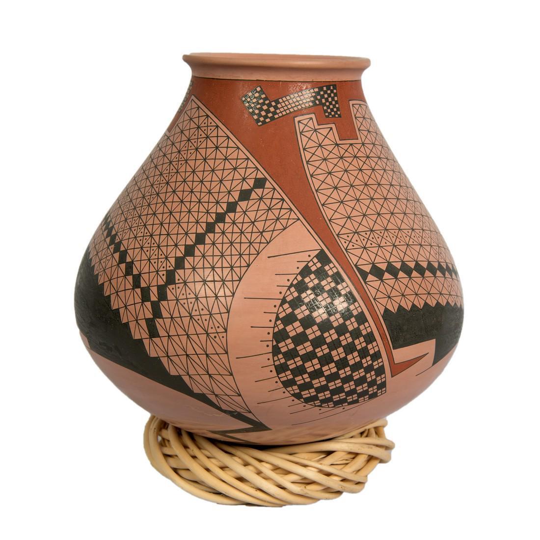 Mata Ortiz polychrome jar with geometric decoration (1 of 7)