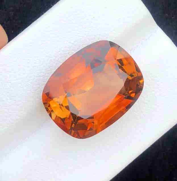 18 Carats Beautiful Topaz from Skardo Pakistan: Title: 18 Carats Beautiful Topaz from Skardo Pakistan Gemstones: Topaz Carat Weights: 18 Carats Size/Dimensions: 17x14x10 MM Additional Info: Heated Reserve: $120.00 Shipping: Domestic: Flat-rate