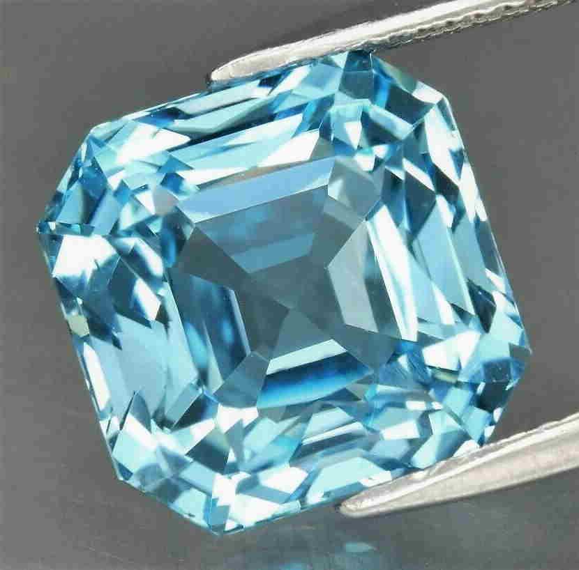 Natural Sweet Blue Zircon Cushion Shape: Title: Natural Sweet Blue Zircon Cushion Shape Gemstones: Zircon Carat Weights: 1,60 aprox. Size/Dimensions: 5,5 x 5,8 mm approx. Additional Information: Specie: Natural Zircon Only Heated - 3 ct appr