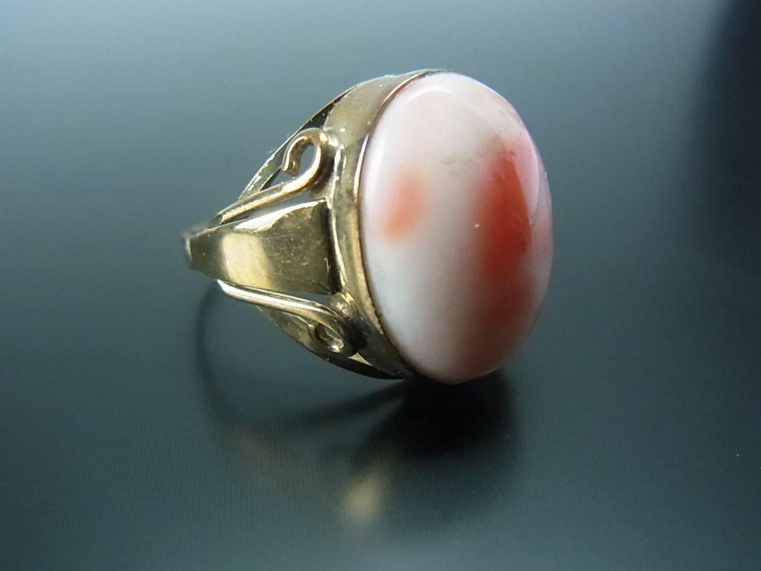 CORAL RING YELLOW GOLD 8 CARAT. (1 of 9)