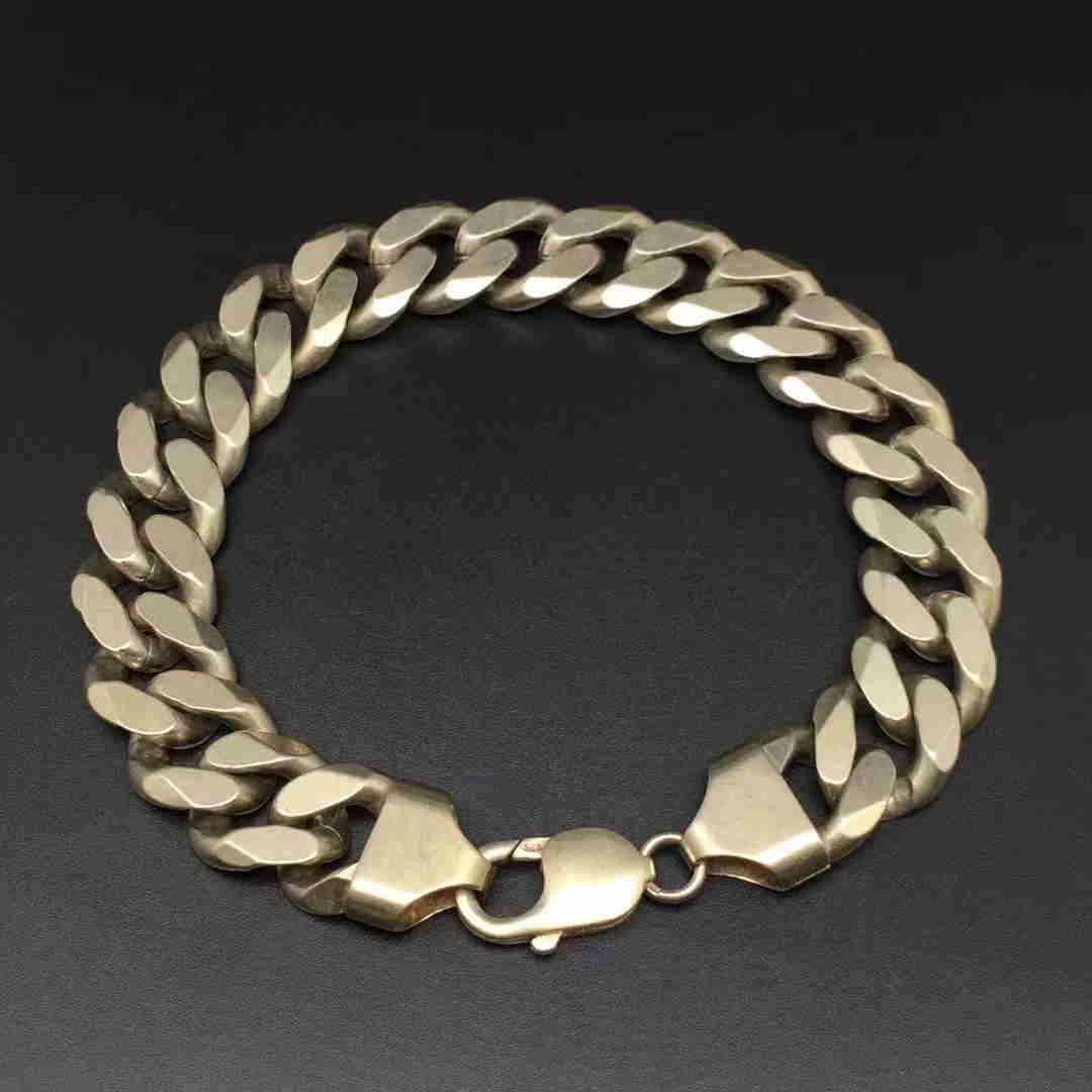 British Antique Sterling Silver Tank Bracelet: Title: British Antique Sterling Silver Tank Bracelet Materials: Silver Additional Information: European ancient silver bracelet В tank I: 925Weight: 115.1 gAppearance in good condition, has heav