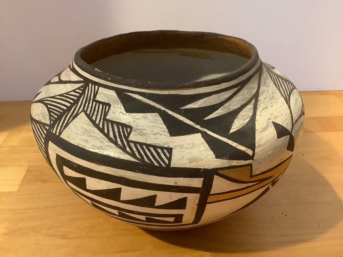 Native American Acoma Olla Pottery (1 of 5)