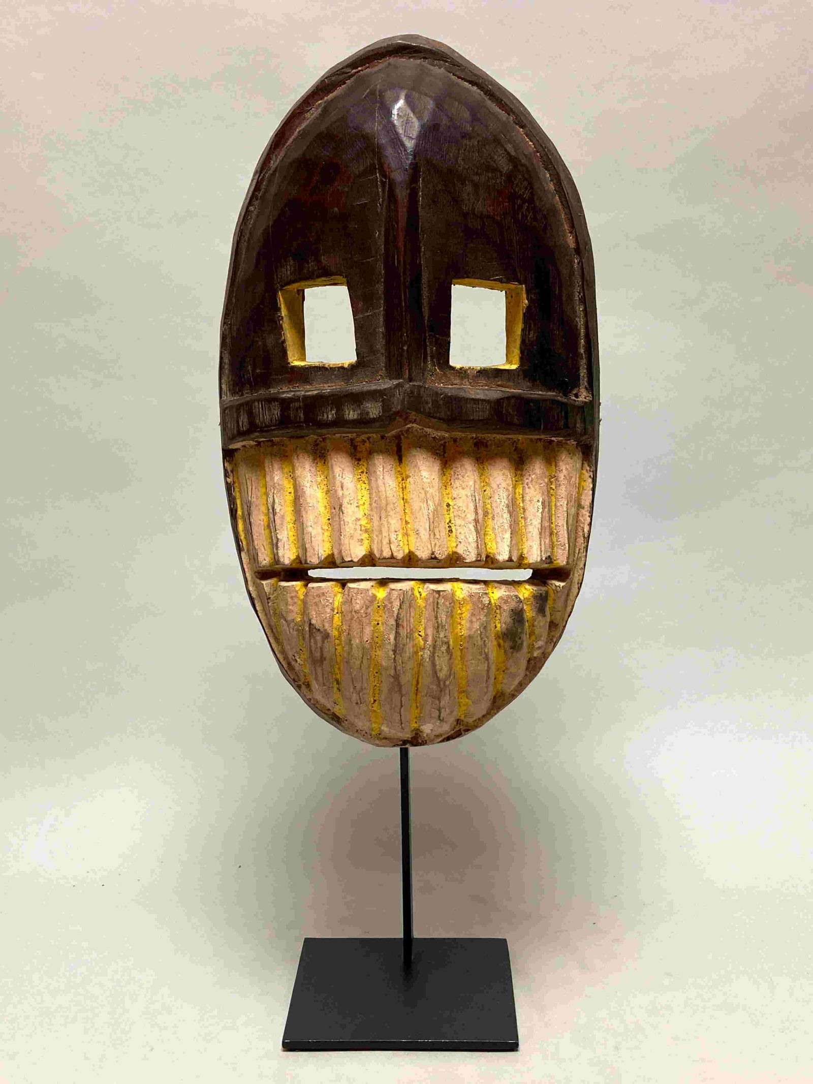 Gorilla mask - DR Congo (1 of 13)