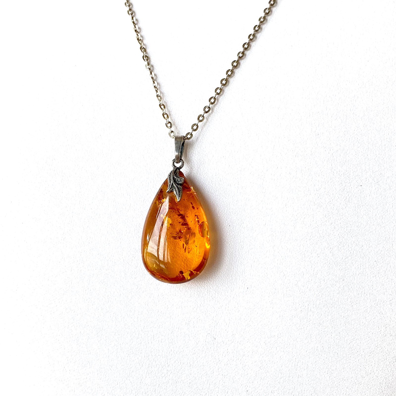 Extraordinary Vintage Amber Pendant shaped like a Drop (1 of 8)