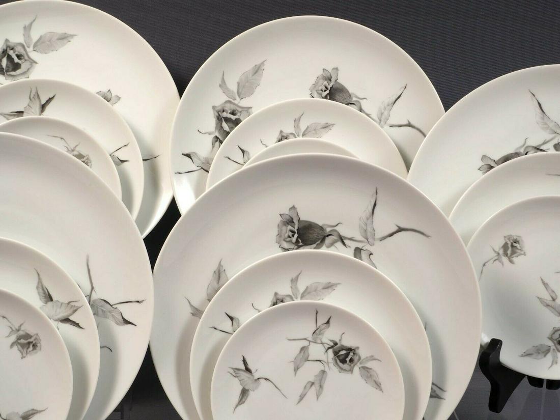 ROSENTHAL Continental China Jet Rose Dinner Set Raymond (1 of 11)
