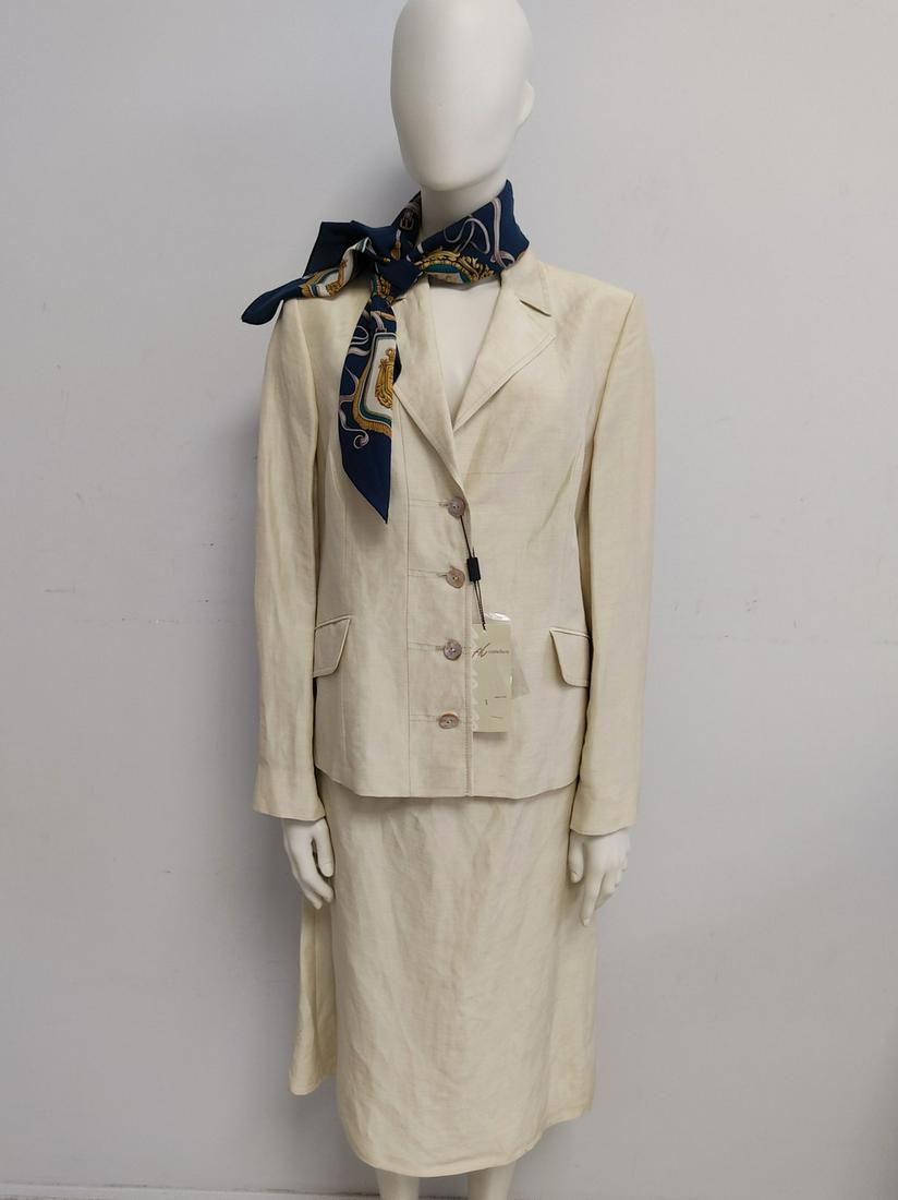 ANNA CASTELLARO Linen suit Size "L-XL": Title: ANNA CASTELLARO Linen suit Size "L-XL" Materials: 73% linen, 27% polyamide Size: SIZE: 46 IT. L / XL fit MEASURES: JACKET: Shoulder 42cm, chest 52cm, length 62cm, sleeve 62cm SKIRT: Waist 46cm,