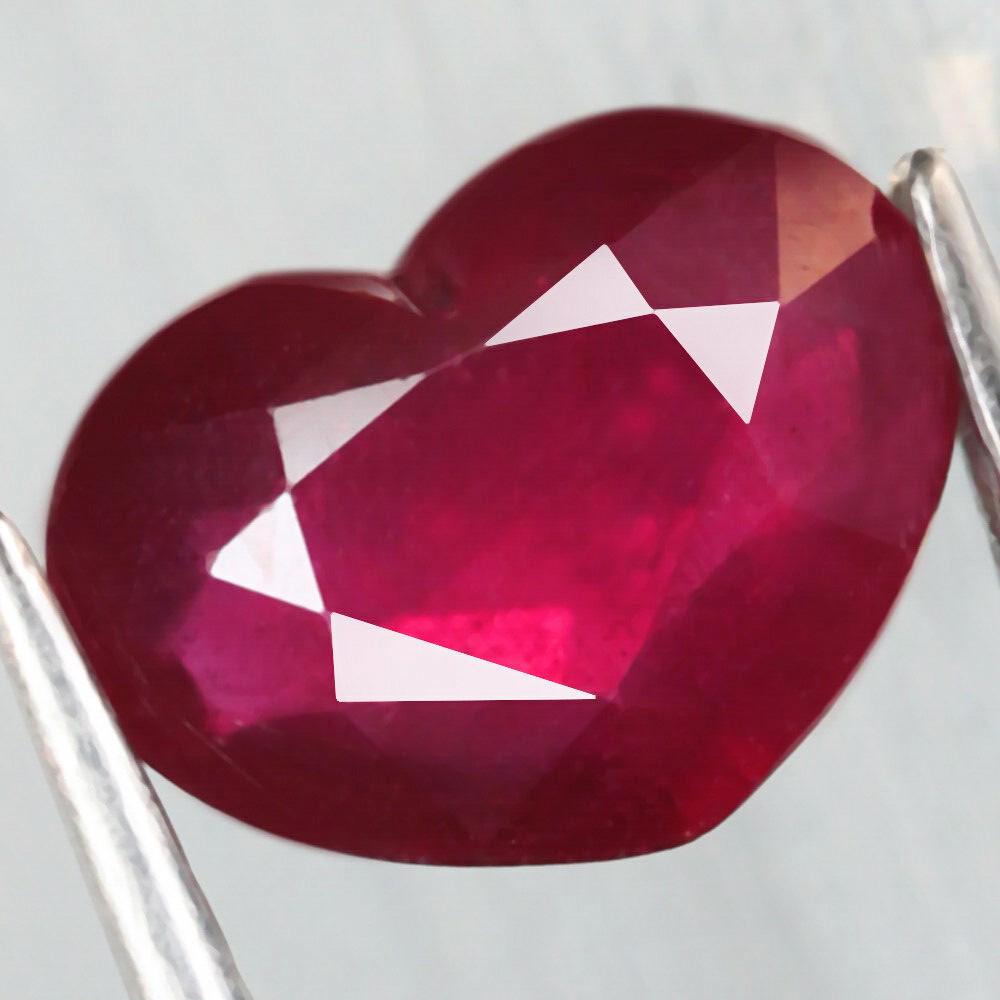 2,64 cts Natural Heart Red Ruby (1 of 3)