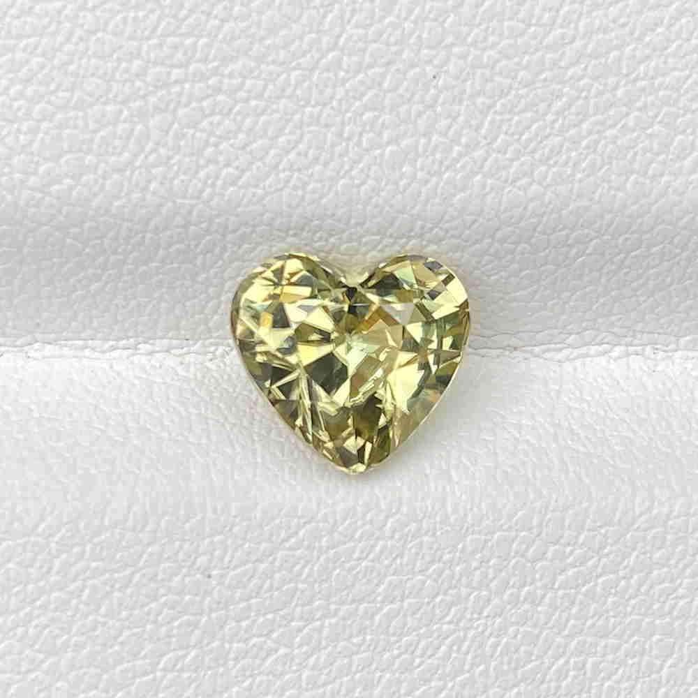Natural Unheated Yellow Zircon 3.35 Cts Heart Shape VVS (1 of 5)