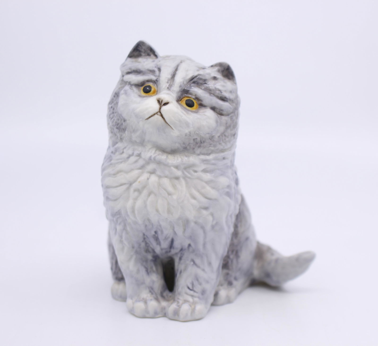 Royal Worcester Kittens Sculpture Blue Persian: Manufacturer Royal Worcester, Made in England Title Blue Persians from the Kittens series Height 10 cm / 4 in Backstamp Royal Worcester black backstamp Condition Very good condition. No chips, cracks