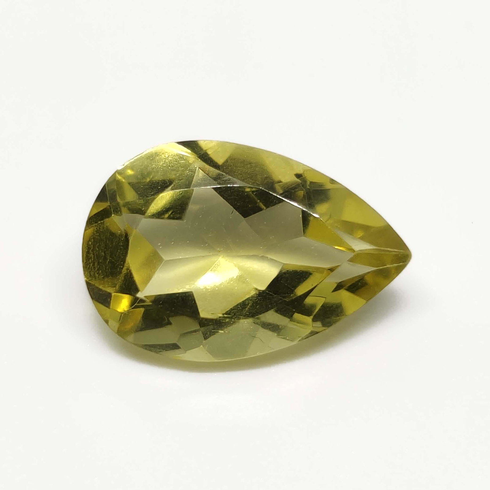 5.20 ct Natural Green Lemon Quartz: No Reserve! Gemstones: Natural Lemon Quartz Carat Weights: 5.20 ct Size/Dimensions: 14 x 10 x 5 mm Shipping: Domestic: Flat-rate of $7.00 to anywhere within the contiguous U.S. International: Foreign 
