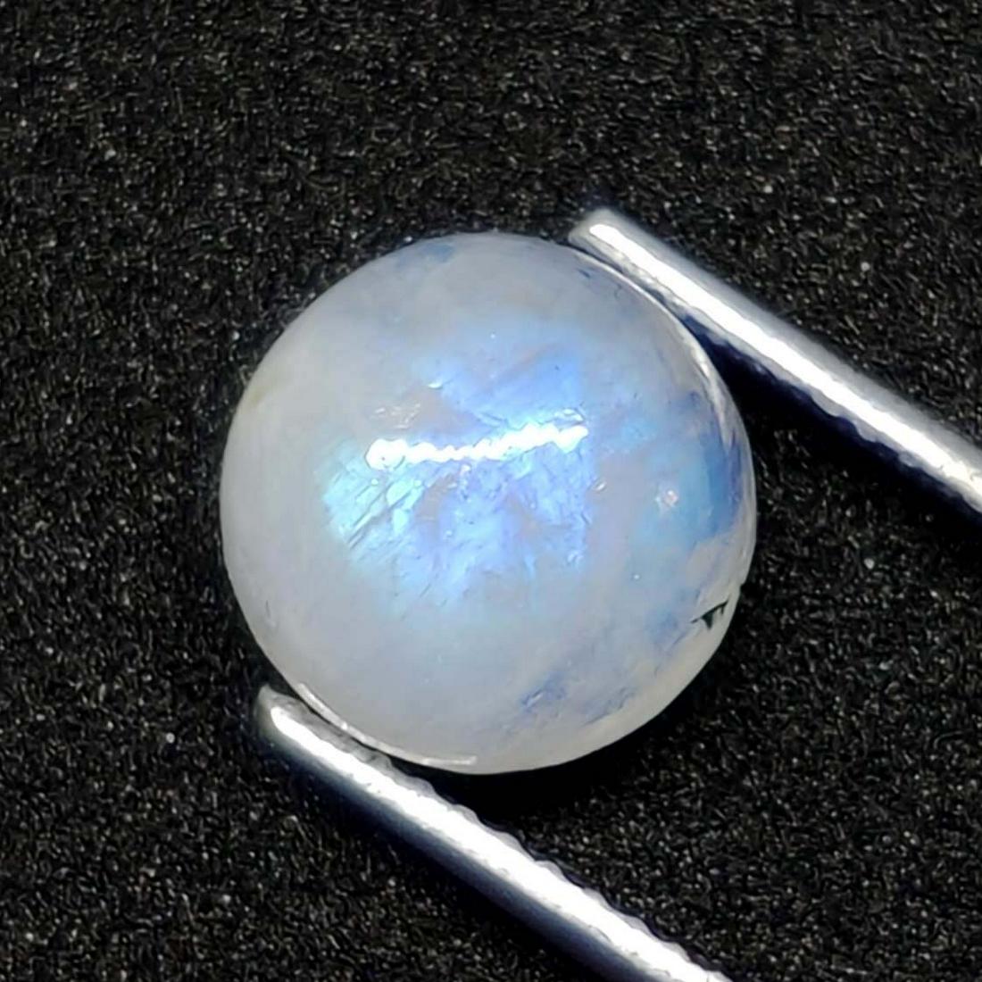 2.80 ct Natural White Rainbow Moonstone: No Reserve! Gemstones: Rainbow Moonstone Carat Weights: 2.80 ct Size/Dimensions: 8 X 8 mm Origin : India Shipping: Domestic: Flat-rate of $7.00 to anywhere within the contiguous U.S. International: Fo