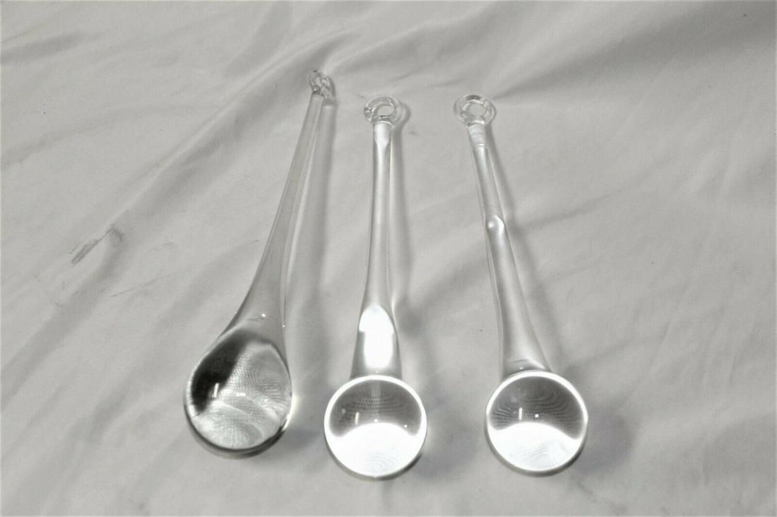 Lágrima de cristal GOTAS, piezas de Candelabro: Lágrima de cristal GOTAS, piezas de Candelabrobr> Reserve: $15.00 Shipping: Domestic: Flat-rate of $45.00 to anywhere within the contiguous U.S. International: Foreign shipping rates are determin