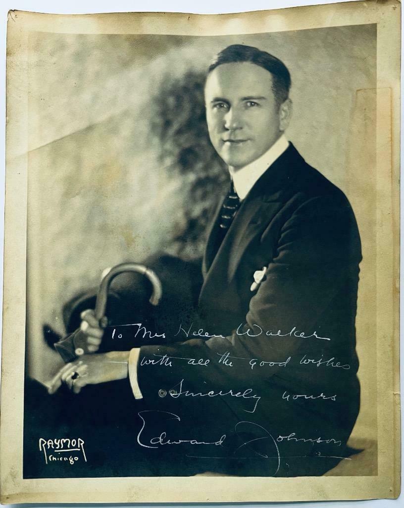 OLD ca. 1920 PHOTOGRAPH w AUTOGRAPH EDWARD JOHNSON CHICAGO OPERA TENOR by RAYMOR: OLD ca. 1920 PHOTOGRAPH w AUTOGRAPH EDWARD JOHNSON CHICAGO OPERA TENOR by RAYMOR OLD ca. 1920 PHOTOGRAPH w AUTOGRAPH EDWARD JOHNSON CHICAGO OPERA TENOR by RAYMOR Description Circa 1920 Vintage Publici