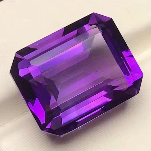 Natural Emerald Cut 16.8 Carats Amethyst Loose Gemstone (1 of 3)