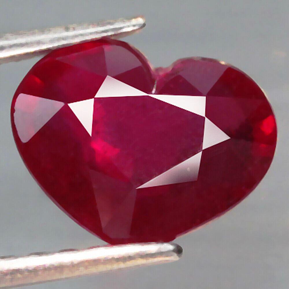 2,54 cts Natural Heart Red Ruby (1 of 3)