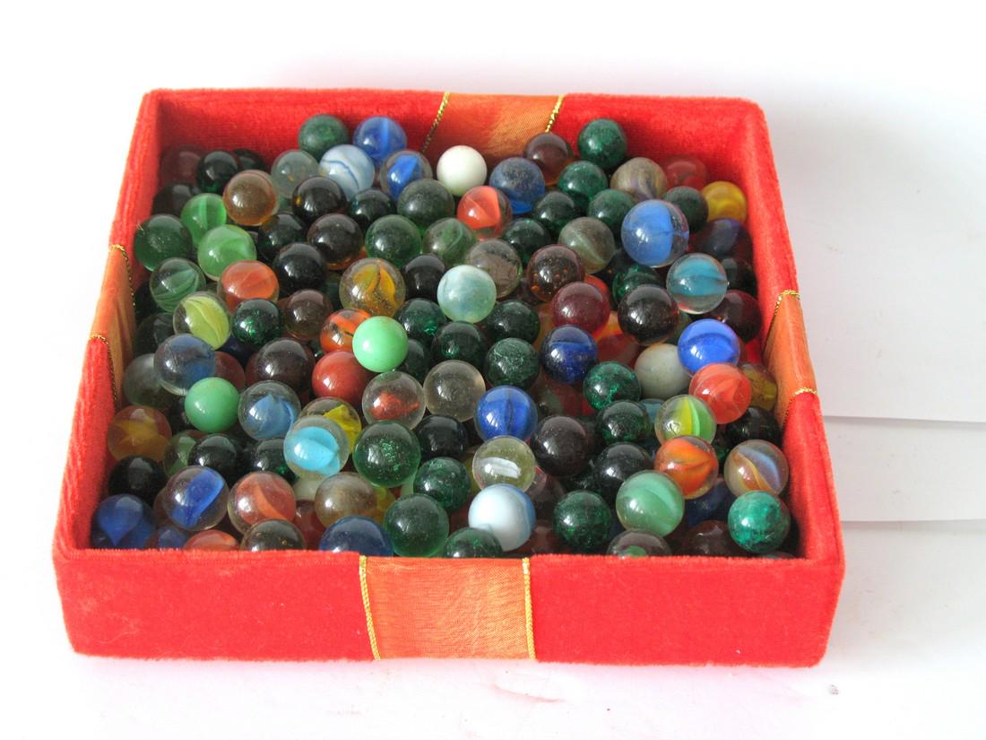 Nice collection of over 200 vintage glass marbles.: Title: Nice collection of over 200 vintage glass marbles. Date/Period: 1950's Dimension: normal size Additional Information: Nice collection of over 200 vintage glass marbles in great original conditi