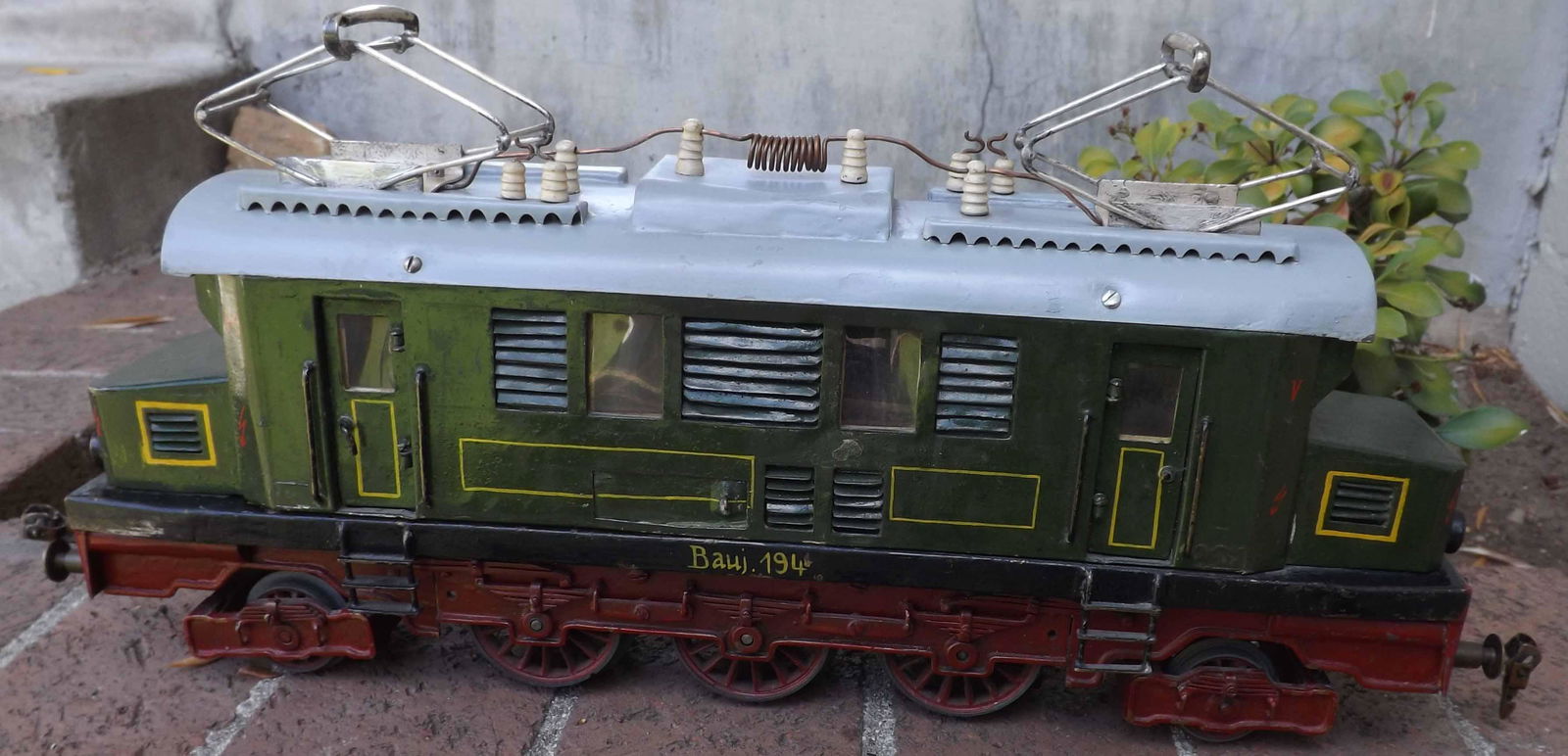 1-C-1 electric locomotive,gauge 1 , Made in Germany in 194?, c9, brass and steel, scratchbuilt. (1 of 6)