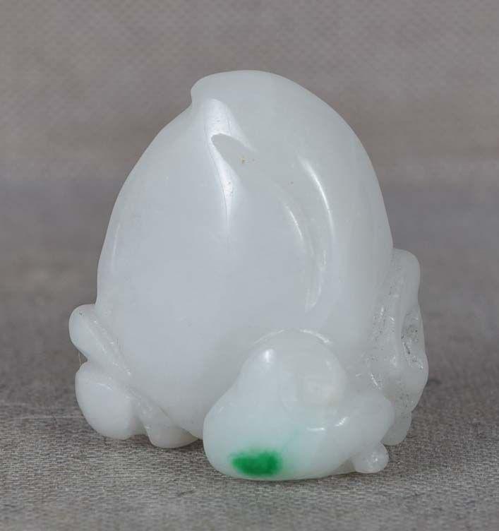Late 19c Chinese JADEITE PEACH carving / fingering piece (1 of 6)