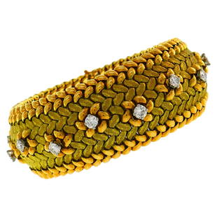Vintage Mauboussin L'Enfant Diamond 18k Gold Bracelet: Classy and timeless bracelet created by Mauboussin and Georges L'Enfant in Paris in the 1950s. Elegant and wearable, the bracelet is a great addition to your jewelry collection. The bracelet is made