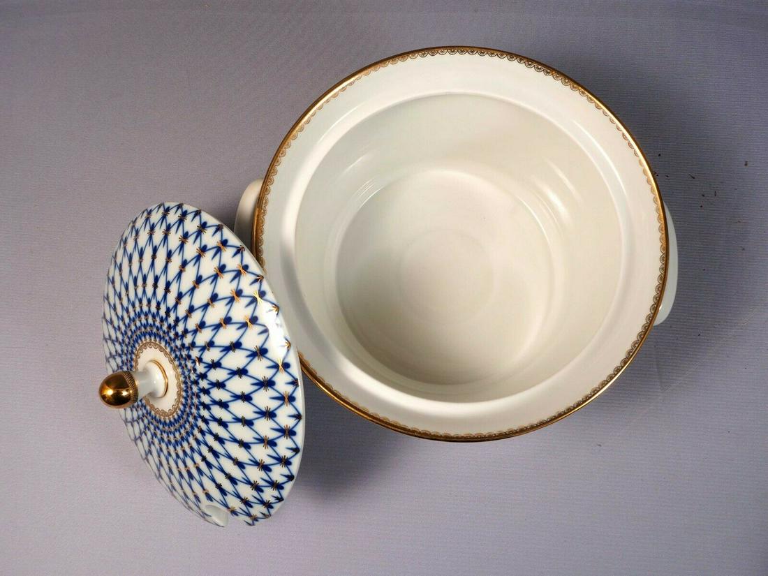 Vintage Lomonosov Russian Porcelain Cobalt Net Soup Tureen - 22kt Gold: This is a large beautiful Porcelain Soup tureen made by Lomonosov porcelain factory. The tureen is in one of the most famous Lomonosov patterns - Cobalt Net. Elegant and noble pattern â€œCobalt ne