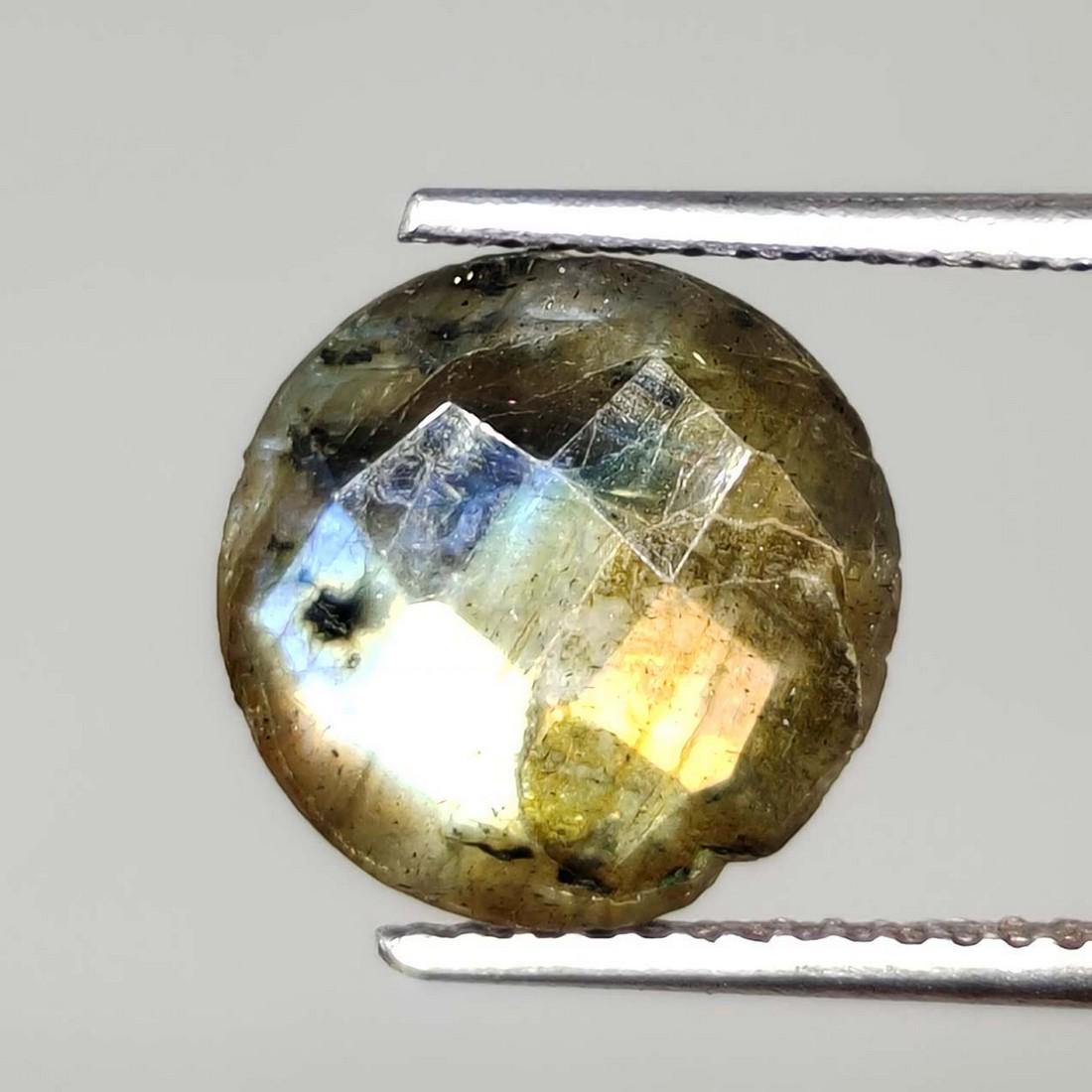 3.15 ct Natural Faceted Labradorite: No Reserve! Gemstones: Labradorite Carat Weights: 3.15 ct Size/Dimensions: 10 X 10 mm Origin : Labrador Shipping: Domestic: Flat-rate of $7.00 to anywhere within the contiguous U.S. International: For