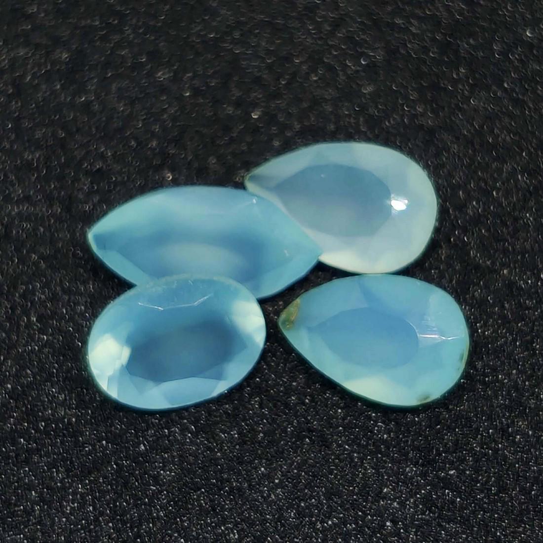 2.90 ct Natural Blue Chalcedony Faceted Lot: No Reserve! Gemstones: Chalcedony Carat Weights: 2.90 ct Size/Dimensions: 9 X 5 - 7 X 4 mm Shipping: Domestic: Flat-rate of $7.00 to anywhere within the contiguous U.S. International: Foreign shipping