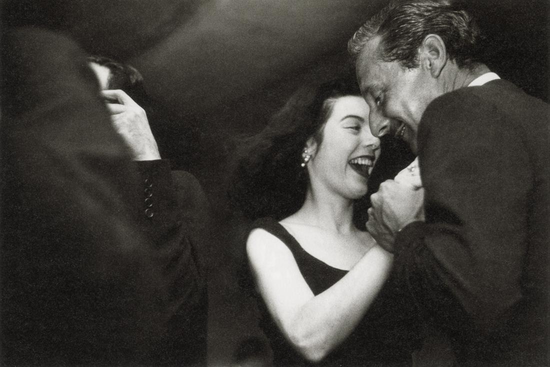 GARRY WINOGRAND - El Morocoo, 1955: Artist: Garry Winogrand Description: El Morocoo, 1955 Medium: Photo Litho, 2012, Italy Dimension: 8.9x5.95" Description: Heat Wax Mounted on 8.5x11" Conservation Board Artist Bio: Garry Winogrand (192