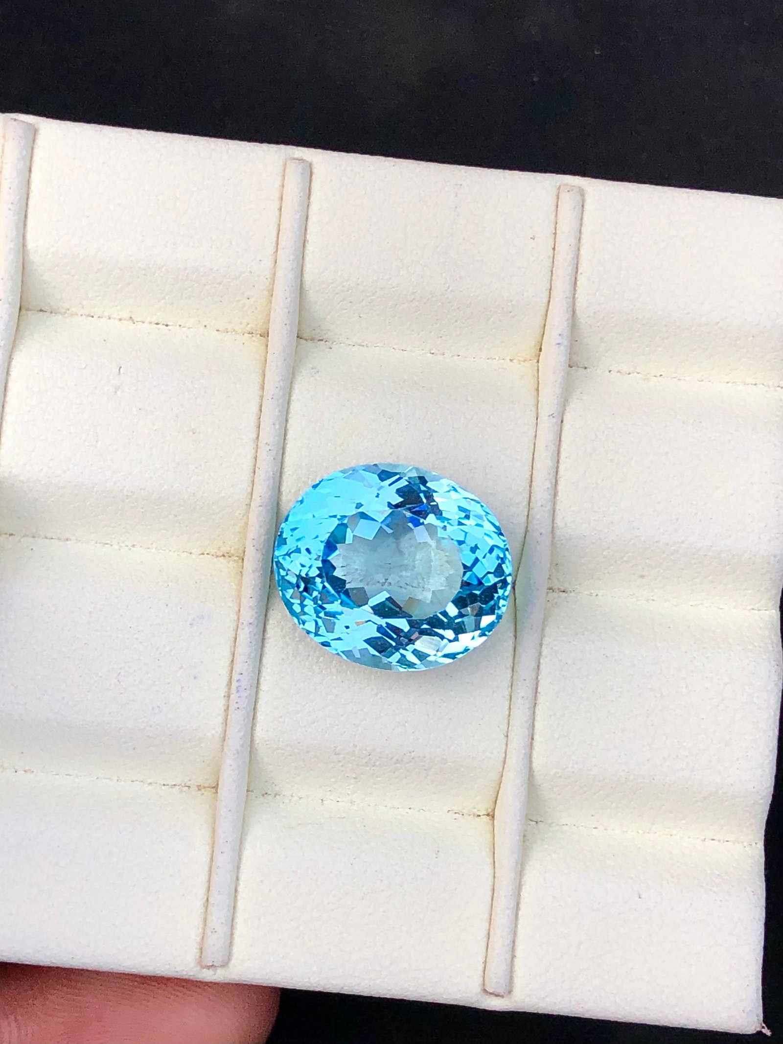 Natural Swiss Blue Topaz Stone Faceted Oval Cut Topaz For: Gemstone Type: Beautiful Electric Blue Topaz Weight: 18.20 carats Dimensions: 16 x 14 x 11 MM Clarity: Loupe Clean Shape: Oval Cut Location: Swiss Treatment: Heated Zodiac Sign : Sagittarius. Hardness
