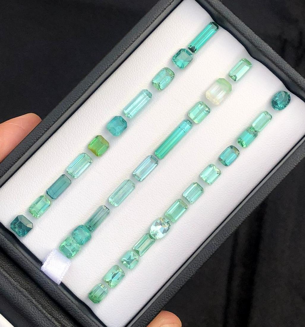 30 Carats Beautiful Tourmaline Gemstone Lot (1 of 5)