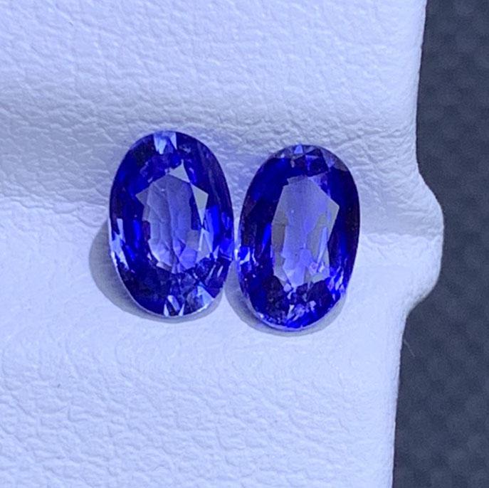Sapphire, 1.01 Cts Natural Color & Oval Cut 2 pac (1 of 5)