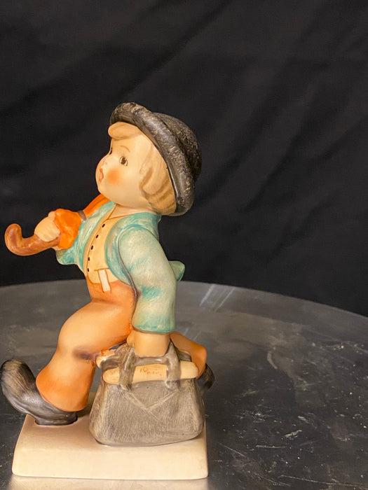 Vintage Hummel F igurine - Merry Wanderer# 11 2/0 - 4.25"T, TMK 6,: Art-441 Artist: Hummel Brand: Goebel Title: Merry Wanderer Medium: Porcelain Size: 4.25-4.50” Date: 1979 Description: Good condition , All vintage decorations are sold as is. All product