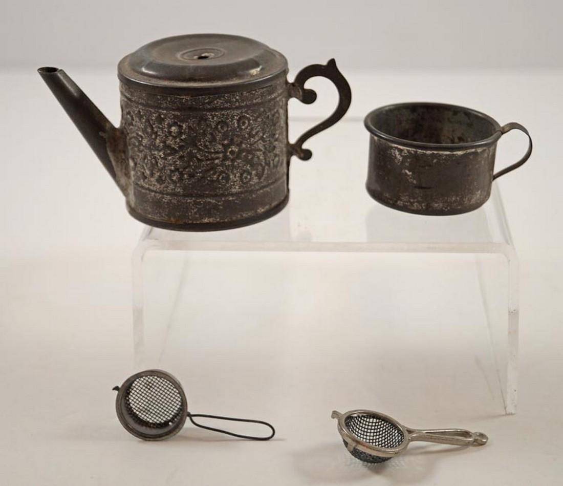 4 Antique Children's Tin Kitchen Accessories Toys (1 of 2)