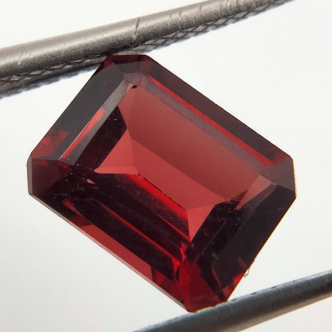 Natural Emerald Cut 2.17 Carats Garnet Loose Gemstone (1 of 9)