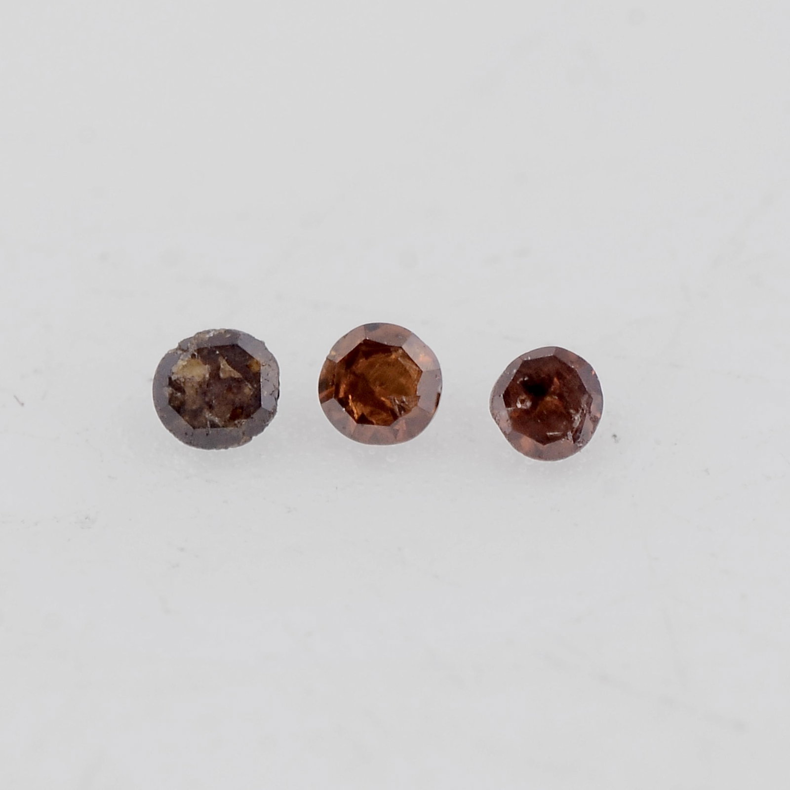 0.03 Carat Fancy Red Color Natural Round Diamond Loose Gemstone 2 Pieces: No Reserve! Title: 0.03 Carat Fancy Red Color Natural Round Diamond Loose Gemstone 2 Pieces Additional Information: Specification of Gemstone * Stone : Diamond * Shape : Round * Size : 1.5L x 1.5W mm