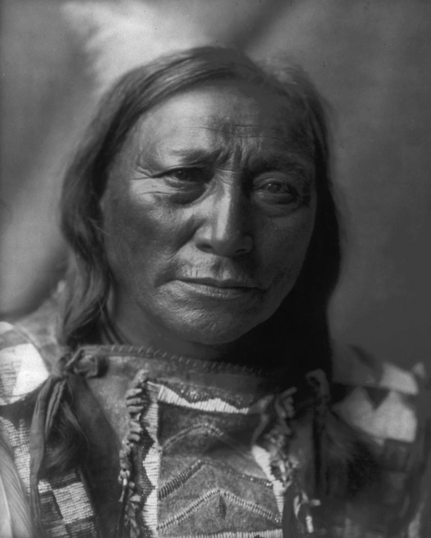 1907, HOLLOW HORN BEAR, Brulé; EDWARD CURTIS (1 of 1)