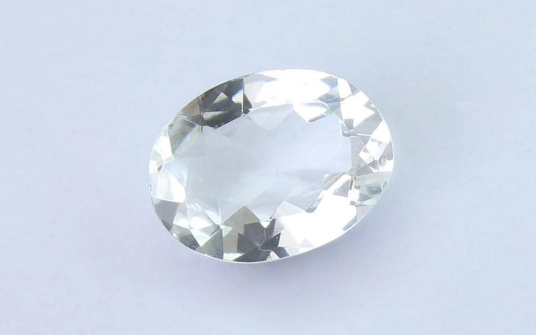0.96 Cts Natural White Beryl: No Reserve! Gemstone : Natural White Beryl Origin : Brazil Weight : 0.96 Carats Dimensions : 8x6 mm Shape : Oval Cut Color : Colorless Transparency : Transparent Clarity : No visible inclusion Shippin