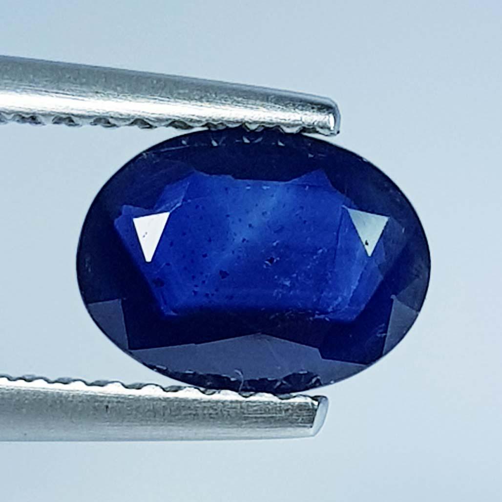 1.18 ct Natural Blue Sapphire: No Reserve! Title: 1.18 ct Natural Blue Sapphire Color/Clarity: VS Gemstones: Loosegemstone Carat Weights: 1.18 Size/Dimensions: 8.10 x 6.20 x 2.50 Additional Information: Oval - Burma Shipping: Dome