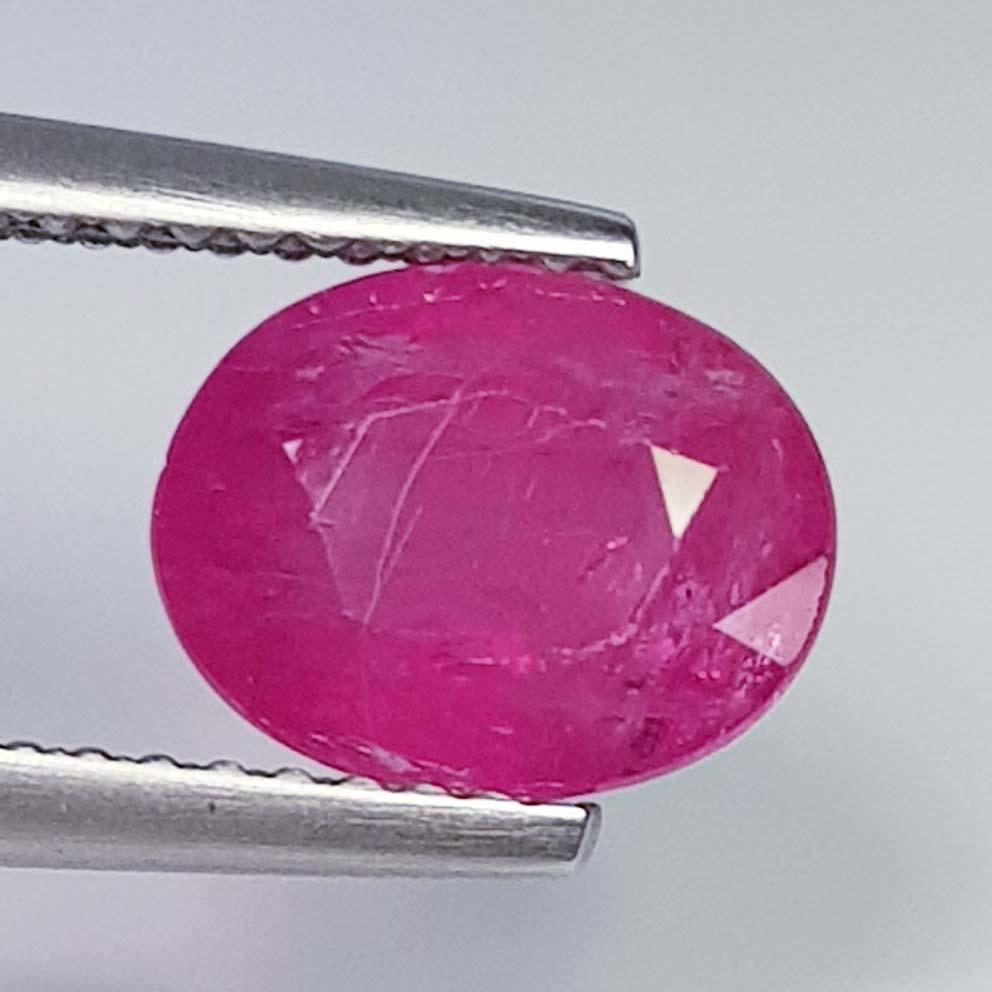 2.10 Ct Natural Ruby Oval Cut (1 of 4)