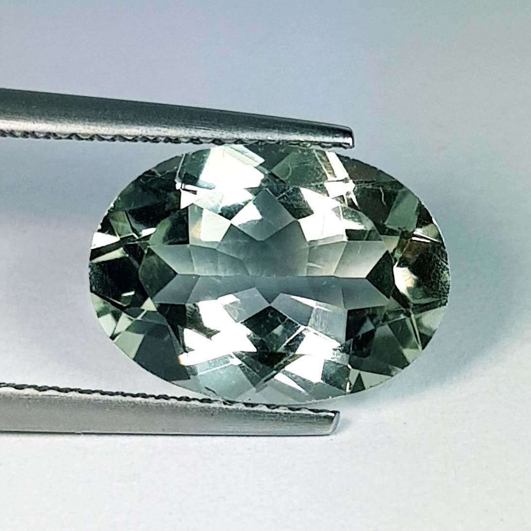 Natural Green Amethyst Oval Cut 5.40 ct: No Reserve! Title: Natural Green Amethyst Oval Cut 5.40 ct Color/Clarity: IF - VVS Gemstones: Gemstones Carat Weights: 5.4 Size/Dimensions: 14.00 x 10.20 x 6.40 Additional Information: Oval - Brazil S