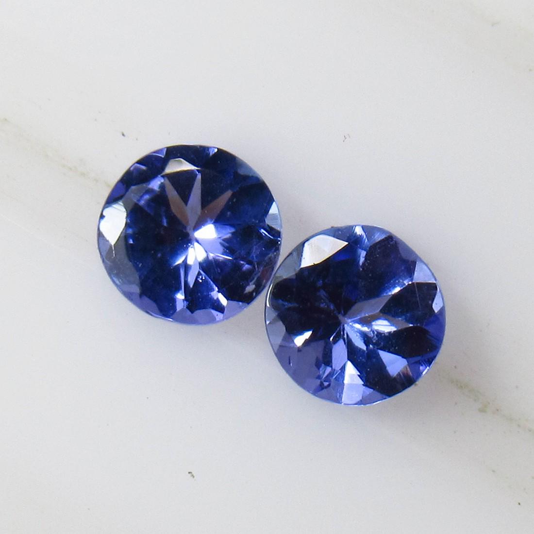 0.47 Ctww Natural Tanzanite Round Pair: No Reserve! Title: 0.47 Ctww Natural Tanzanite Round Pair Stone Clarity: VVS Gemstones: Tanzanite Carat Weights: 0.47 Size/Dimensions: 3.90 x 3.90 x 2.40 mm / 2 PC's Additional Information: Top Qualit