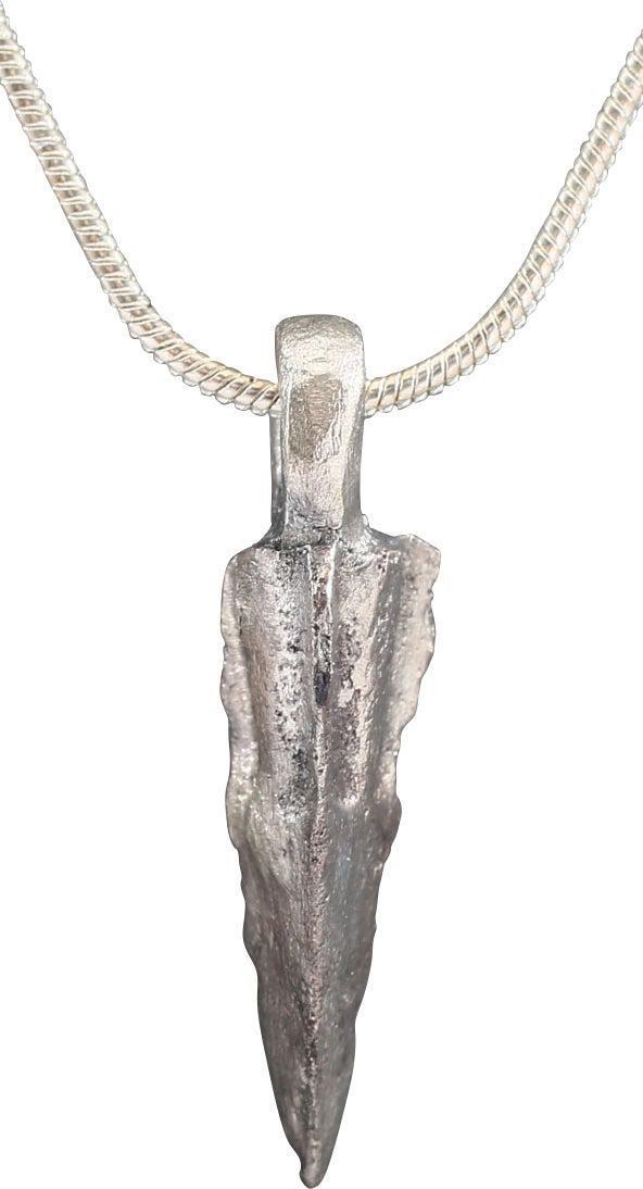 ROMAN ARROWHEAD PENDANT, 3rd - 5th CENTURY AD (1 of 2)