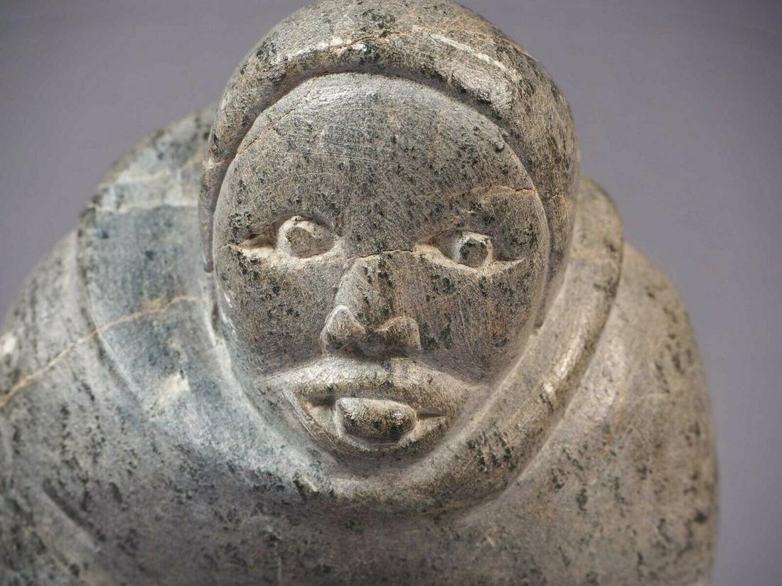 HEAVY 6.2 lb Inuit Canada Native Man with fish Carving Stone Eskimo (1 of 7)