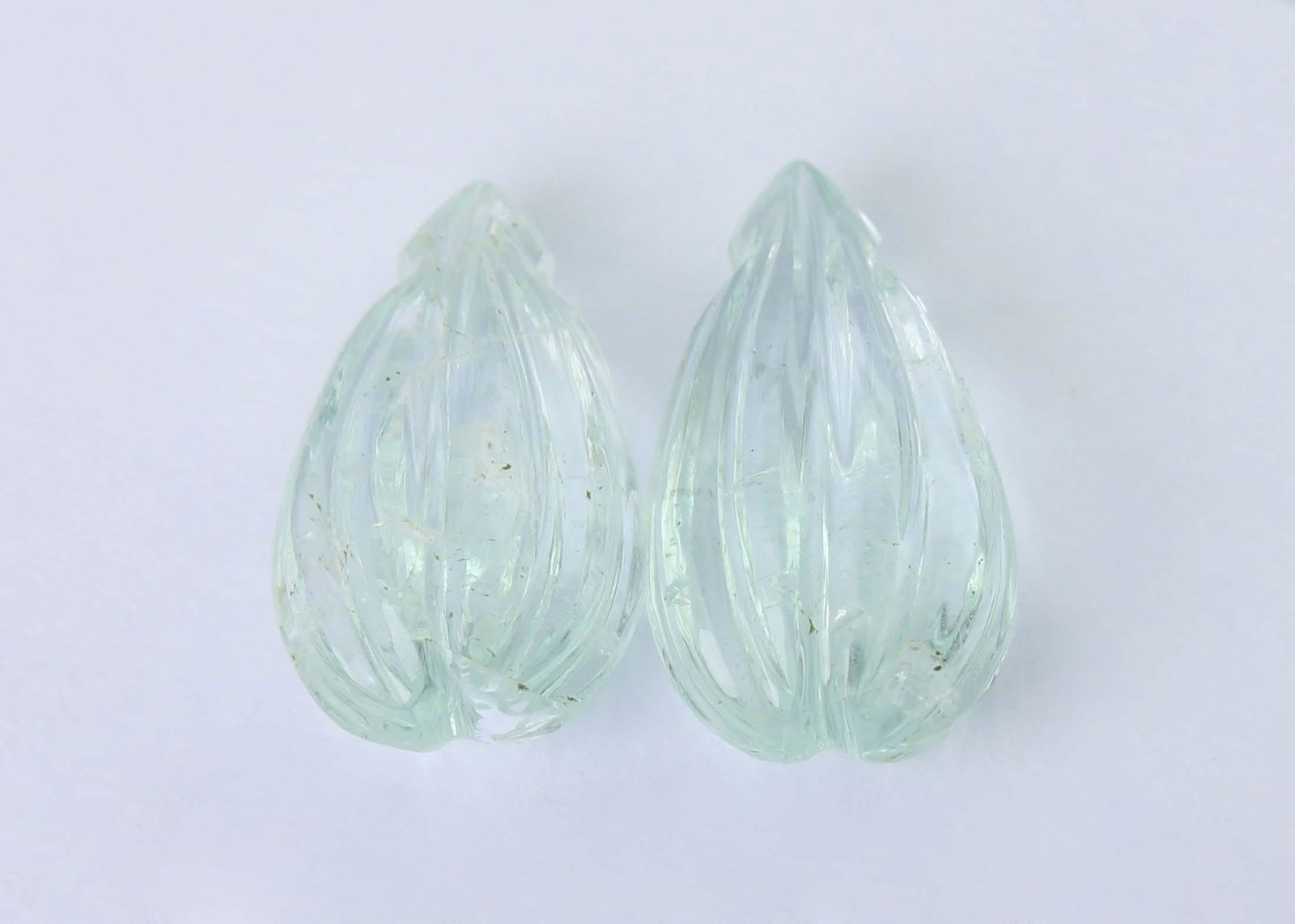 10.00 Cts Natural Aquamarine Lot: Gemstone : Natural Aquamarine Origin : Australia Weight : 10.00 carats Dimensions : 15.50x8.60x6.14 mm , 15.09x8.63x6.23 mm Shape : Fansy Cut Number Of Stone : 2 Color : Light Blue Treatment : No Trea