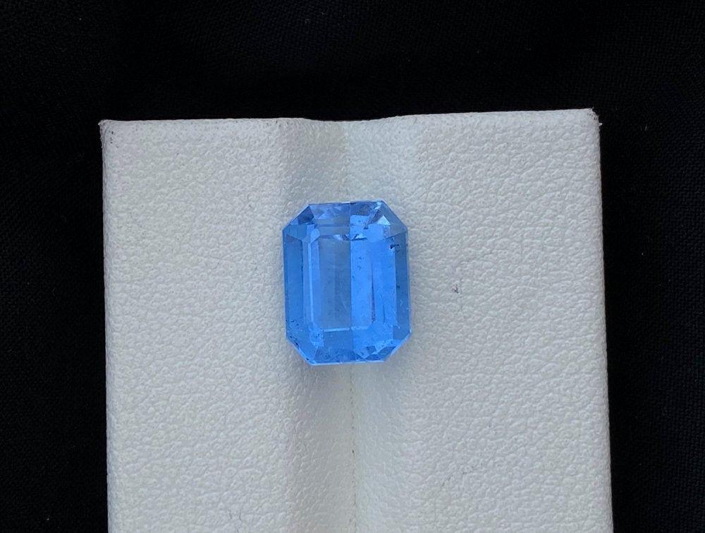 Santa Maria Color Aquamarine Gemstone Presenting Collection (1 of 7)