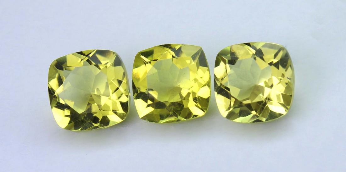6.75 Cts Natural Lemon Lot: No Reserve! Gemstone : Natural Lemon Origin : Brazil Weight : 6.72 carats Dimensions : 8x8 mm Shape/Cut : Square Coshan Cut Number Of Stone : 3 Color : Yellow Transparency : transparent Clarity : VVS 