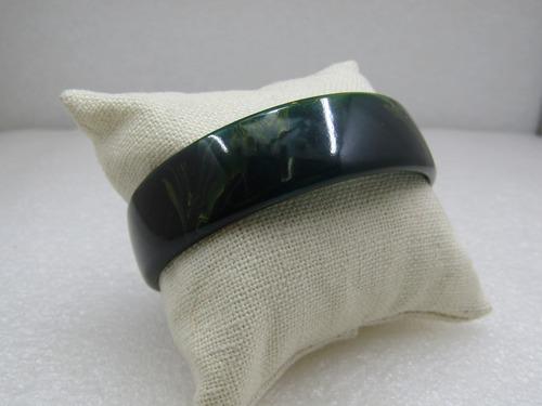 Vintage Black Marbled Green Bakelite Bangle Bracelet, 7.75" (1 of 5)