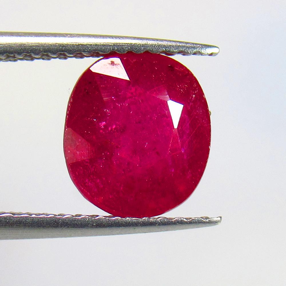 3.02 Ctw Natural Mozambique Red Ruby Oval Cut (1 of 3)