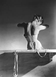 Horst P.Horst: The Mainbocher Corset, Paris 1939